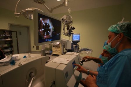 Katarakt ameliyatı için artık göze bıçak vurulmayacak