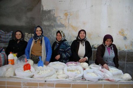 'Katık Pazarı’nda satılan ürünlerle iki nesil yetişti'