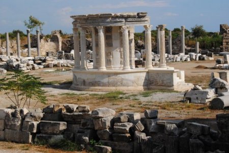 Katkı payı bütçesiyle 2 bin yıllık Tüke Tapınağı bir yıl içinde ayağa kaldırıldı