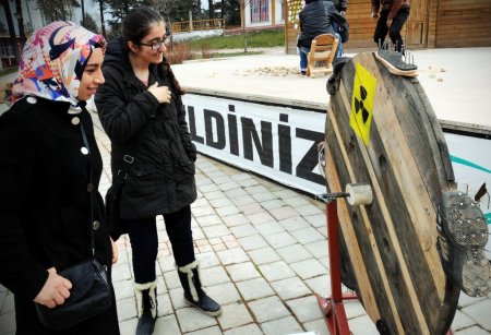 Kavramsal sergiyle yabancılaşmayı anlatıyorlar