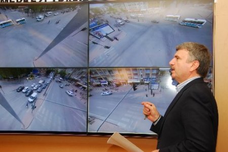 Kavşaklardaki yoğunluğu Akıllı Trafik Sistemi çözüyor