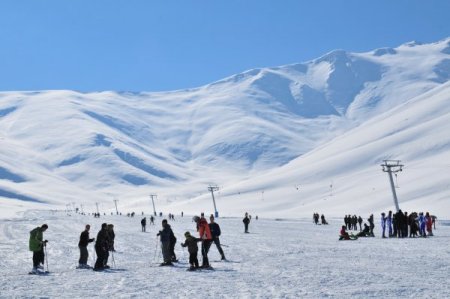 Kayak Sezonunu Açan Vali Karaloğlu, Düşmemek İçin Yoğun Çaba Gösterdi