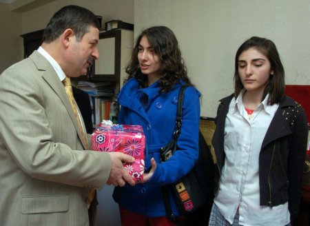 Kayapınar Kaymakamlığı’ndan bin 300 öğrenciye yardım