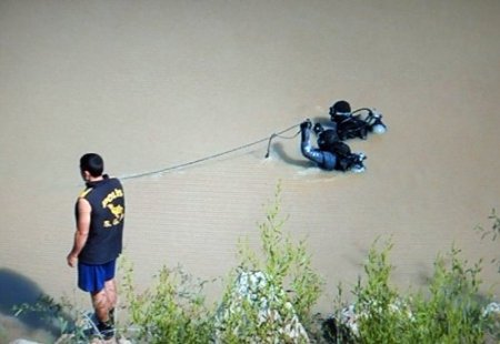 Kaybolan genci Ceyhan Nehri'nde arama çalışmaları sürüyor