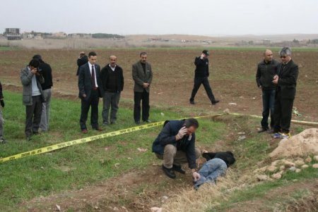 Kayıp Liseli Gencin Cesedi Boş Arazide Bulundu