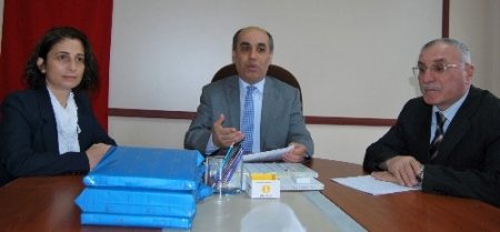 Kaymakam Aktaş, robot yarışmasında birinci olan öğrencileri ödüllendirdi
