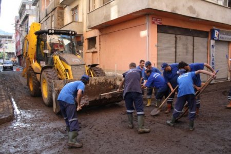 Kaymakam Aktaş: Beşikdüzü’nde yaralar sarıldı