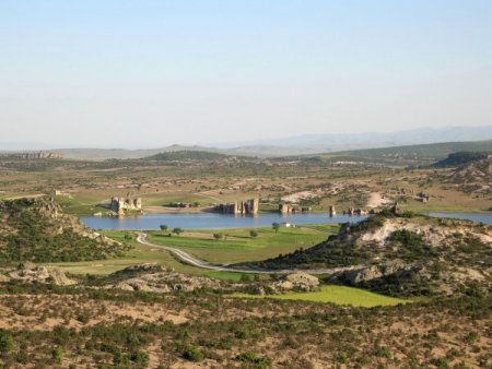 Kaymakam Kaya: Frig Vadisi Afyon'un turizmdeki lokomotifi olabilir