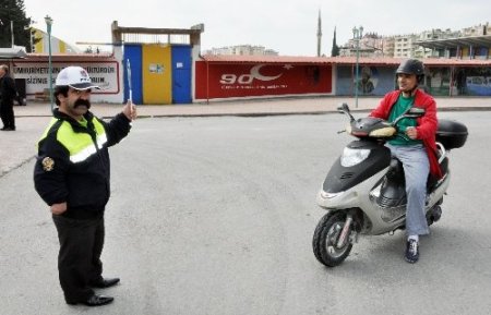 Kaymakamın senaryosunu yazdığı kamu spotunda Çayçı Hüseyin başrol oynadı