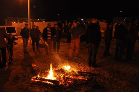 Kaymakamlık, göçükten dolayı evlerine giremeyen aileler kalacak yer tahsis etti