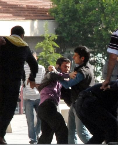 Kayseri Adliyesi Önünde Cinayet Duruşması Öncesi Kavga