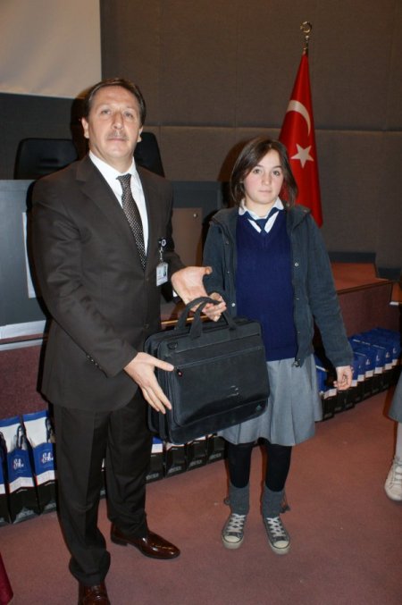 Kayseri Elektrik Şirketi'nden Gülen Çocuklar Projesi’ne 26 Bilgisayar