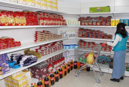 Kayseri Kimse Yok Mu ihtiyaç sahipleri için giyim ve gıda mağazası açtı