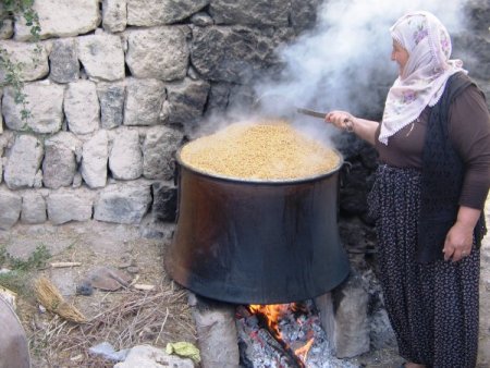 Kayseri'de bulgur için 'hedik' kaynatma dönemi başladı