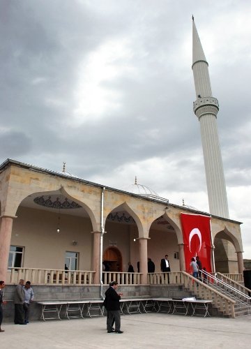 Kayseri'de Emel Mehmet Tarman Camii törenle hizmete girdi