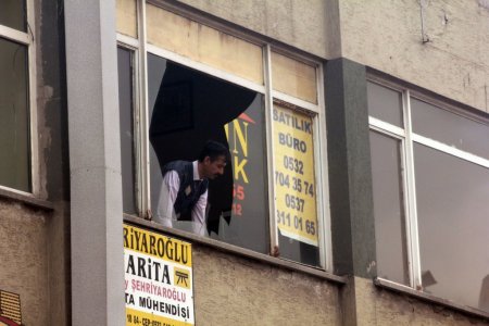 Kayseri'de fırtına çatıları uçurdu