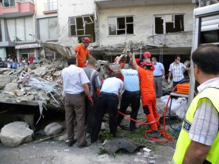 Kayseri’de Kamyonun Karıştığı Kazada 4 Kişi Öldü, 6 Kişi Yaralandı