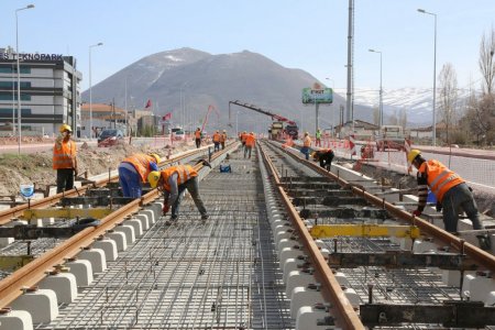 Kayseri'de raylı sistem çalışmaları yeniden başladı
