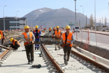 Kayseri'de raylı sistem çalışmaları yeniden başladı