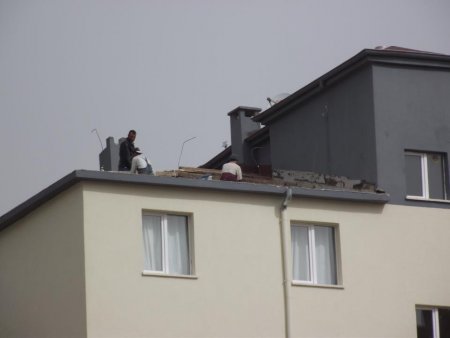 Kayseri’de şiddetli lodos çatıları uçurdu