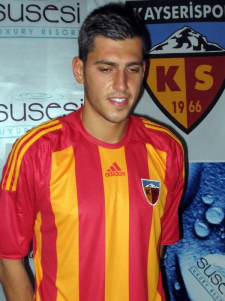 Kayserispor, Ceyhun Gülselam'a imza attırdı