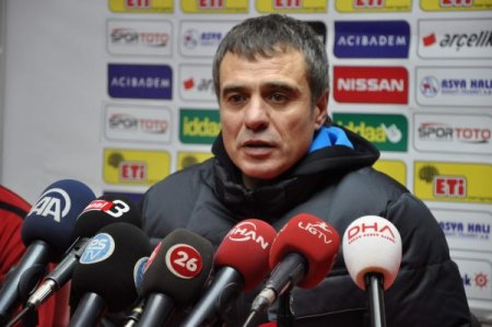 Kayserispor Teknik Direktörü Prosinecki: Hak ettiğimiz bir galibiyet aldık