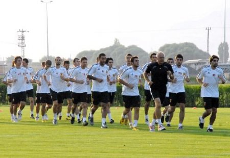Kayserispor Teknik Direktörü Şota: Uyum Noktasında Sorun Yok Ama Zamana İhtiyacımız Var