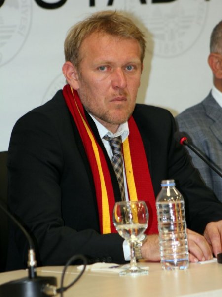 Kayserispor’un yeni hocası Robert Prosinecki, resmen takımın başında