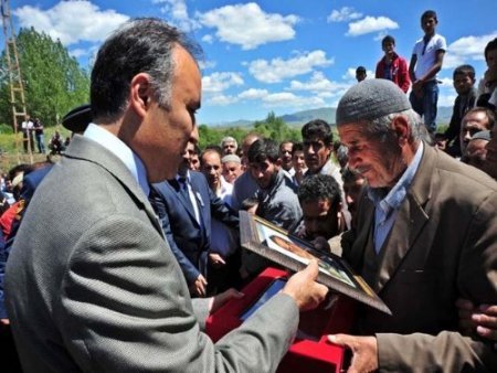 Kaza kurşunuyla vefat eden asker Erzurum'da toprağa verildi