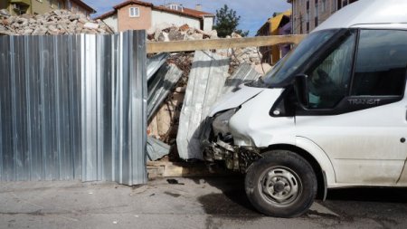 Kaza yapan araçlar yayaları ezdi (Özel)