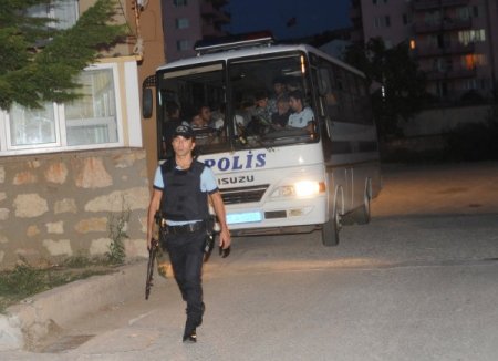 Kaza yapan minibüstekiler yabancı uyruklu kaçak çıktı