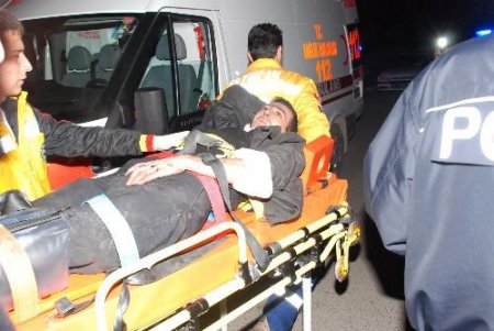 Kaza Yapan Şoför, Kamyoneti Bırakıp Kaçtı