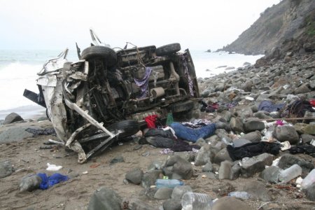 Kaza yaptığı bir gün sonra fark edilen minibüsün sürücüsü ölü bulundu