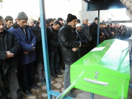 Kazada hayatını kaybeden gazete dağıtıcısı Dumlupınar son yolculuğuna uğurlandı