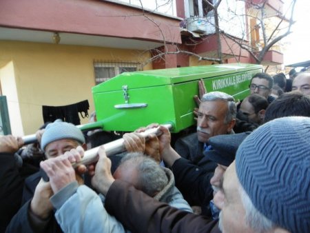 Kazada hayatını kaybeden gazete dağıtıcısı Dumlupınar son yolculuğuna uğurlandı