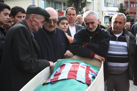 Kazada hayatını kaybeden öğrenci toprağa verildi