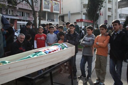 Kazada hayatını kaybeden öğrenci toprağa verildi