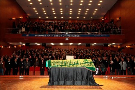 Kazada hayatını kaybeden öğretim görevlisi için hüzünlü tören