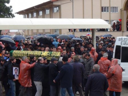 Kazada hayatını kaybeden öğretim görevlisi için hüzünlü tören