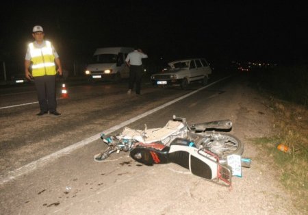 Kazada kolu kopan, başı parçalanan motosiklet sürücüsü hayatını kaybetti