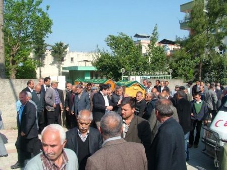 Kazada Ölen Anne Ve Oğlu Kadirli'de Toprağa Verildi