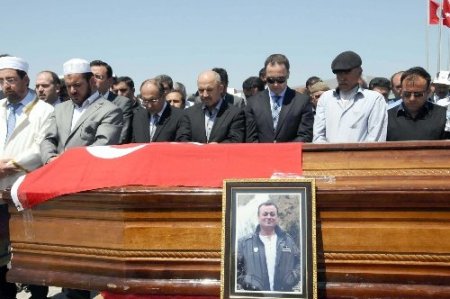 Kazada ölen öğretmenlerin yakınları gözyaşlarına boğuldu