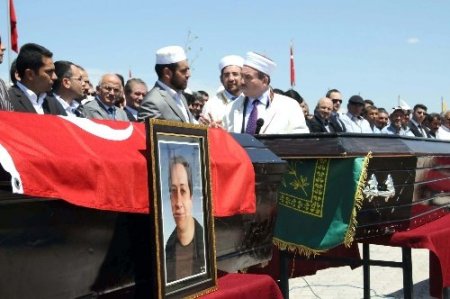 Kazada ölen öğretmenlerin yakınları gözyaşlarına boğuldu