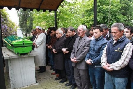 Kazada ölen ortaokul öğrencisi, arkadaşlarının gözyaşları ile uğurlandı