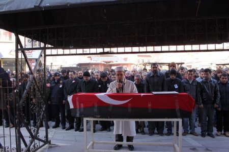 Kazada Ölen Polis Memuru Memleketinde Toprağa Verildi