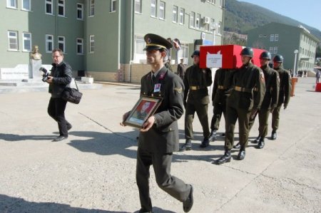 Kazada Şehit Olan Er İçin Tören Düzenlendi