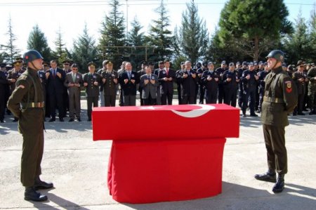 Kazada Şehit Olan Er İçin Tören Düzenlendi