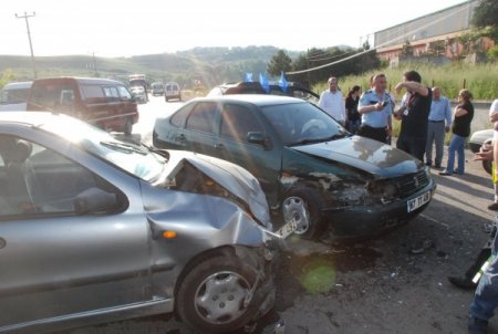 Kazada Yaralanan Hamile Kadın Erken Doğuma Alındı