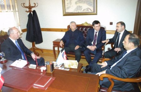 Kazak heyeti, Türk Dünyası Belediyeler Birliği’ni ziyaret etti