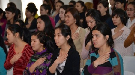 Kazak kızlar, Türkçe yarıştı